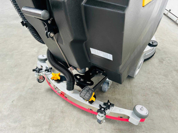 RTE vloerschrobzuigmachine 850mm FS50 – foto 7 – kavel bij XL Auctions