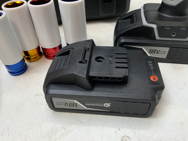 Stahlgruppe slagmoersleutel op accu 18V AT-05E – foto 2 – kavel bij XL Auctions