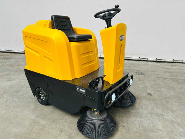 RTE zelfrijdende veegmachine SW80 – foto 19 – kavel bij XL Auctions