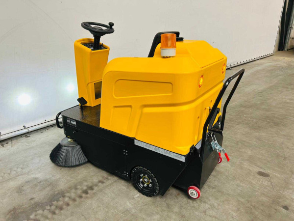 RTE zelfrijdende veegmachine SW80 – foto 20 – kavel bij XL Auctions
