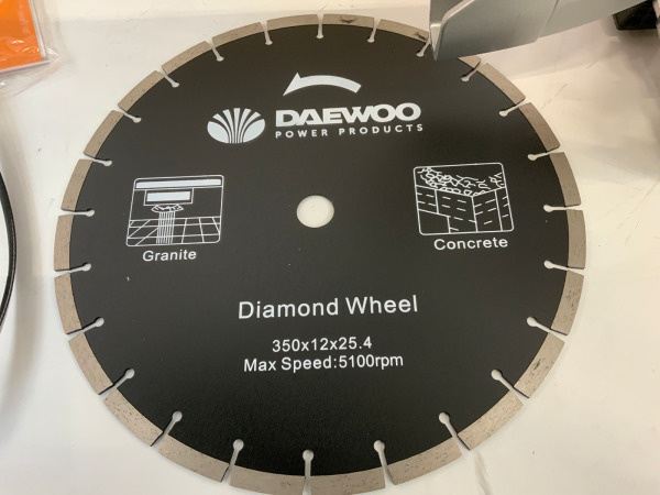 Daewoo betonzaag ø350mm 74cc DACNQ740S – foto 10 – kavel bij XL Auctions