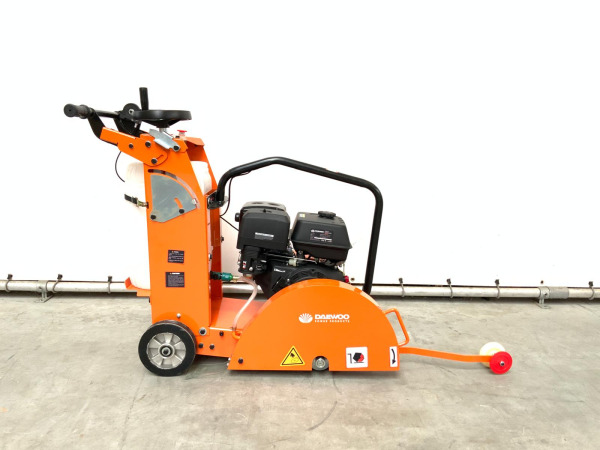 Daewoo vloerzaagmachine benzine 2025 DATMF20-4 – foto 4 – kavel bij XL Auctions
