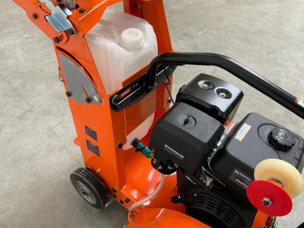 Daewoo vloerzaagmachine benzine 2025 DATMF20-4 – foto 11 – kavel bij XL Auctions