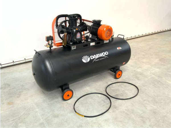 Daewoo luchtcompressor 400V 14bar DAAX500L – foto 7 – kavel bij XL Auctions