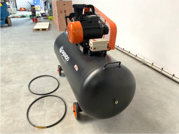 Daewoo luchtcompressor 400V 14bar DAAX500L – foto 9 – kavel bij XL Auctions