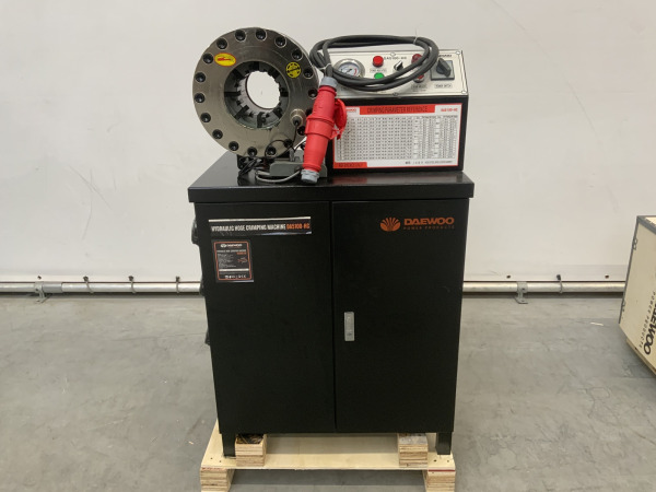 Daewoo hydraulische slangenpers 500 ton DA5100-HC – kavel bij XL Auctions