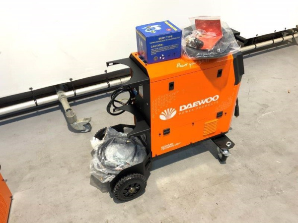 Daewoo lasapparaat met water koeler DAMIG-350GDL + DAWS-10L – foto 5 – kavel bij XL Auctions