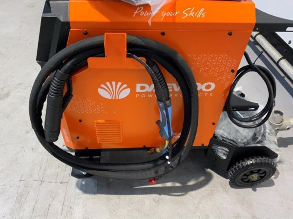Daewoo lasapparaat met water koeler DAMIG-350GDL + DAWS-10L – foto 6 – kavel bij XL Auctions