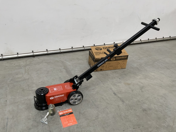 Daewoo garagekrik 50 ton pneumatisch-hydraulisch – foto 2 – kavel bij XL Auctions