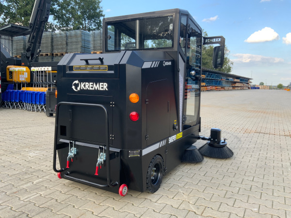 Kremer straatveegmachine KRS 100 met cabine – foto 5 – kavel bij XL Auctions