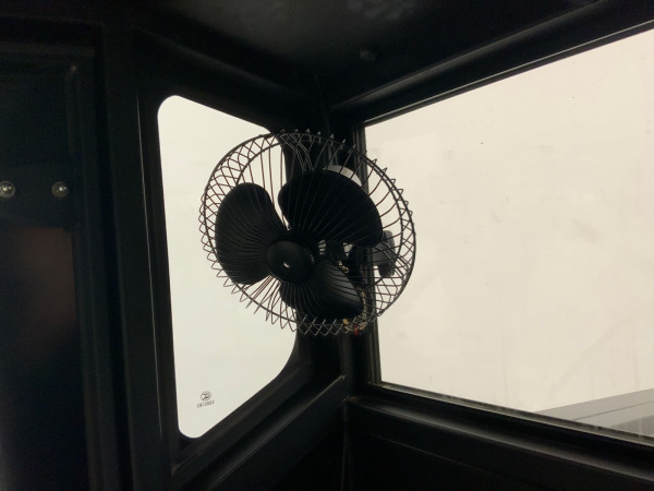 Kremer straatveegmachine KRS 100 met cabine – foto 14 – kavel bij XL Auctions