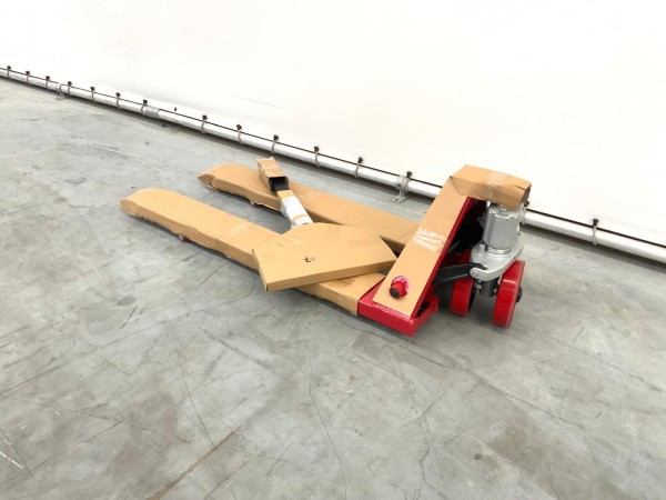 Palletwagen 2500kg 1140mm rood – foto 7 – kavel bij XL Auctions