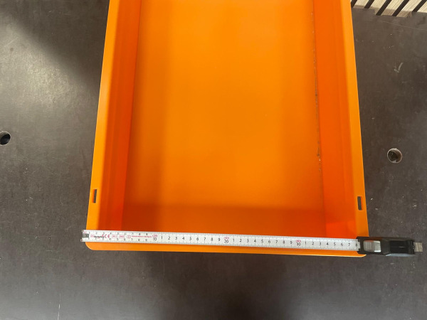 2 Oranje Kunststof Magazijnbakken – Stapelbaar – foto 3 – kavel bij XL Auctions