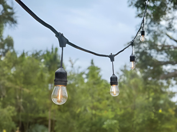 4x 10 meter E27 Waterdicht Prikkabel koppelbaar – foto 2 – kavel bij XL Auctions