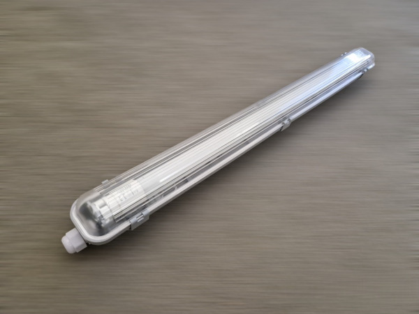 12x 60cm enkele LED TL T8 armaturen waterdicht – foto 3 – kavel bij XL Auctions