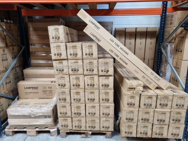 12x 60cm enkele LED TL T8 armaturen waterdicht – foto 9 – kavel bij XL Auctions