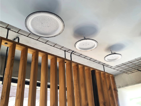 10x 100W 6500K LED UFO Highbay SLIM Waterdicht met lens – foto 3 – kavel bij XL Auctions