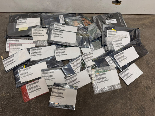 Partij 30x Lenovo moederborden, o.a. ThinkPad P1 & X1 Yoga
