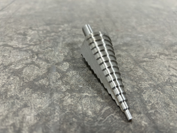 2x HiKOKI HSS-trapboor ø4–30mm L100mm – foto 3 – kavel bij XL Auctions