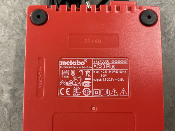 2x Metabo AC 30 Plus acculader – foto 3 – kavel bij XL Auctions