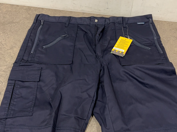 2x Portwest werkbroek maat 42 Action navy – foto 2 – kavel bij XL Auctions