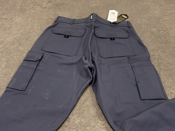 2x Dassy werkbroek maat 52 Kingston grijs – foto 4 – kavel bij XL Auctions