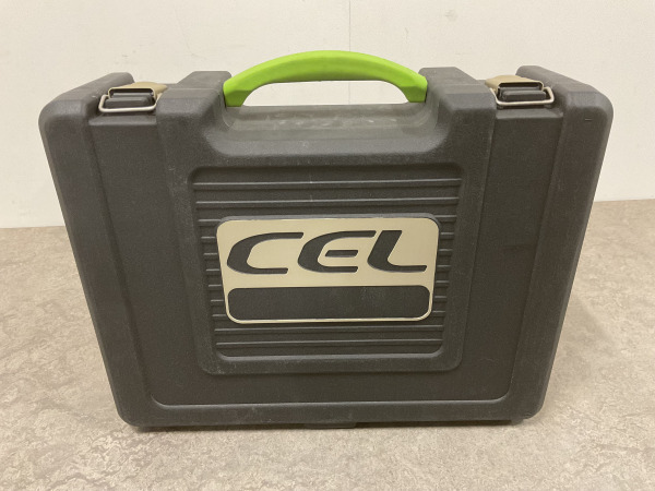 2x CEL gereedschapskoffer leeg – kavel bij XL Auctions