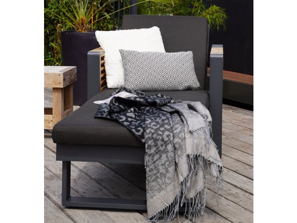 HOOMstyle Nikki plaid 130 x 170 cm – foto 2 – kavel bij XL Auctions