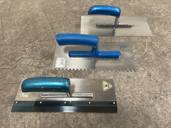 Jung stuc- en tegelspanen set 9-delig – foto 4 – kavel bij XL Auctions