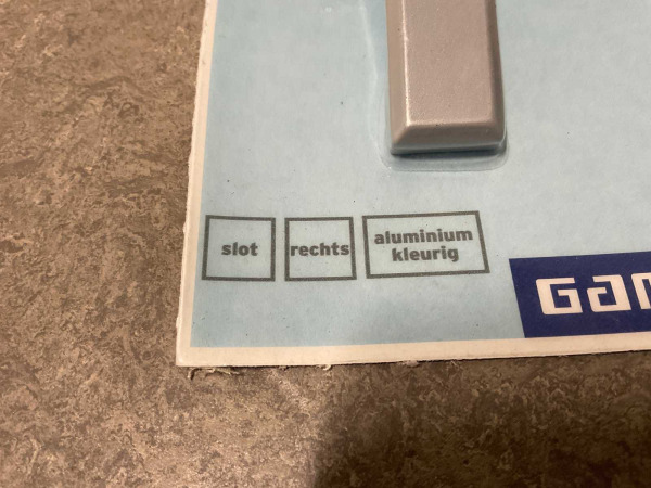 8x Gamma raamsluiting met slot rechts aluminium – foto 3 – kavel bij XL Auctions