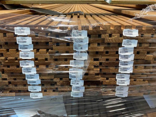13x Rhombusprofielplank rib5 Ayous thermowood 395x13,8x2,1cm – foto 3 – kavel bij XL Auctions