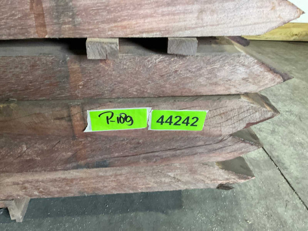 120x Azobé hardhouten tuinpaal gepunt 400x7x7cm – foto 3 – kavel bij XL Auctions