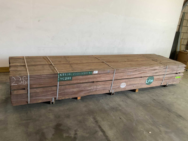 120x Azobé hardhouten tuinpaal gepunt 400x7x7cm – foto 4 – kavel bij XL Auctions