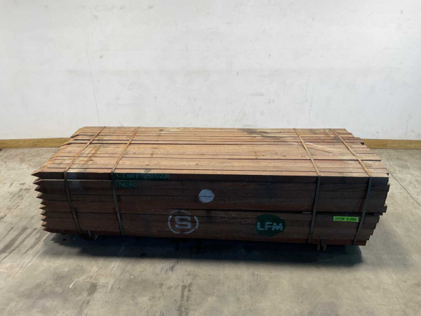160x Azobé hardhouten tuinpaal FAS gepunt 275x6x6 cm – kavel bij XL Auctions