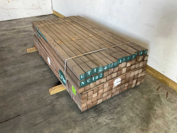 120x Azobé hardhouten tuinpaal gepunt 200x7x7cm – foto 5 – kavel bij XL Auctions