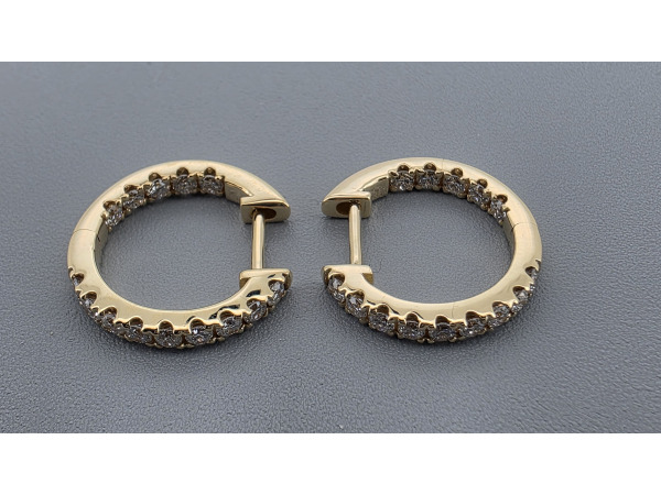 Gouden oorbellen ingelegd met diamant – foto 3 – kavel bij XL Auctions