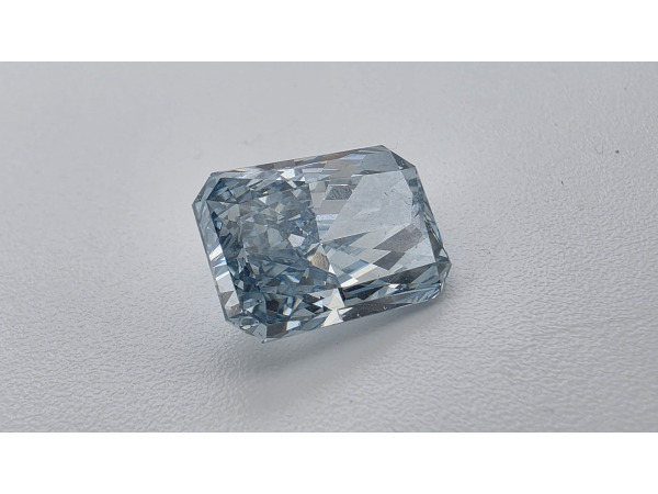 Diamant Radiant 3.94 crt ( IGI gecertificeerd ) – foto 2 – kavel bij XL Auctions