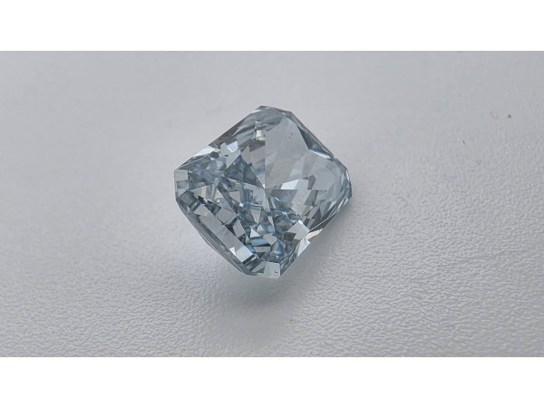 Diamant Radiant 3.94 crt ( IGI gecertificeerd ) – foto 3 – kavel bij XL Auctions
