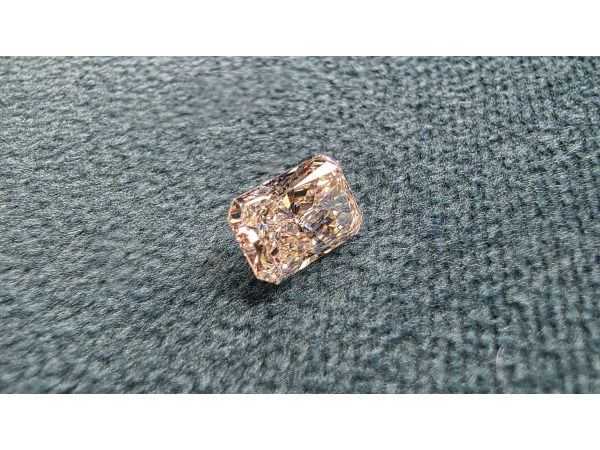 Diamant radiant 1.00 crt ( IGI gecertificeerd ) – foto 3 – kavel bij XL Auctions