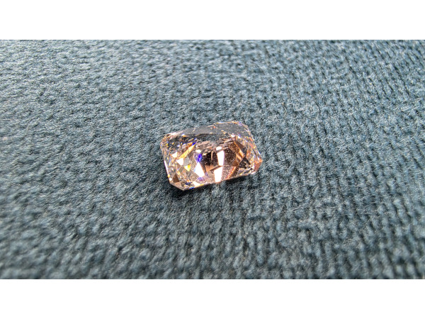 Diamant radiant 1.00 crt ( IGI gecertificeerd ) – foto 4 – kavel bij XL Auctions