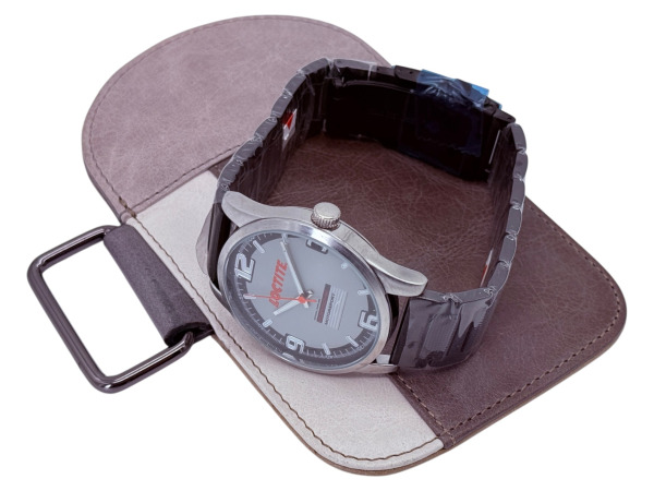 Loctite | Exclusief Porsche Motorsport Herenhorloge – kavel bij XL Auctions
