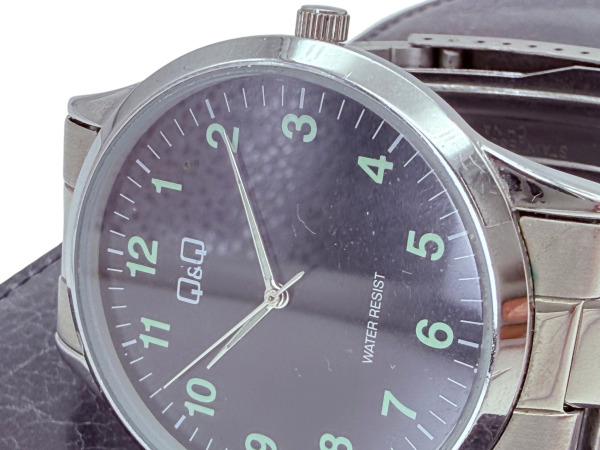 Q&Q | Klassiek Zilverkleurig Herenhorloge – foto 2 – kavel bij XL Auctions
