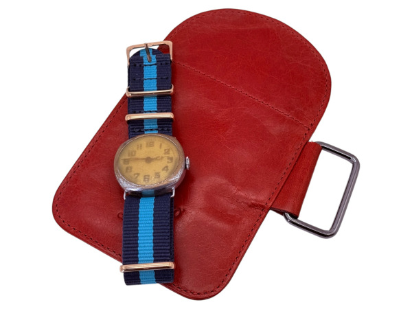 Vintage | Karaktervol Antiek Cushion Trench Horloge – foto 2 – kavel bij XL Auctions