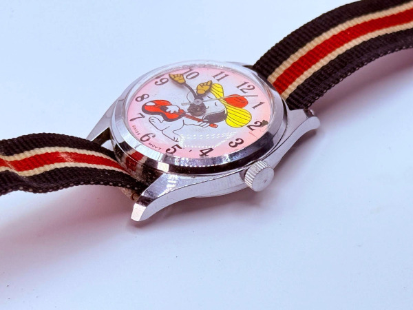 Peanuts | Zeldzaam Vintage Cowboy Snoopy Horloge – foto 4 – kavel bij XL Auctions
