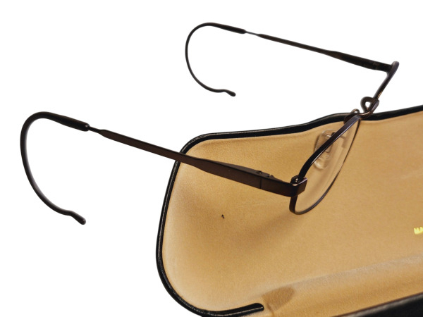 Luxottica | Authentieke Bril en Origineel Etui – foto 5 – kavel bij XL Auctions
