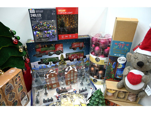Mixdoos Kerstartikelen 50 items – foto 3 – kavel bij XL Auctions