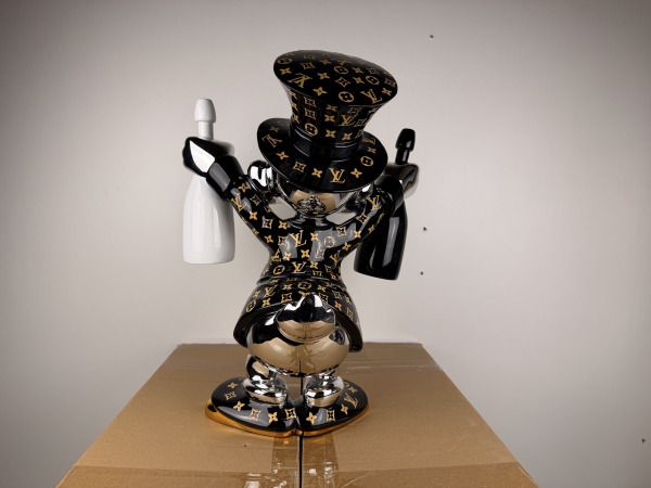 Lior24 Dagobert Duck Louis Vuitton | Limited Edition beeld – foto 8 – kavel bij XL Auctions