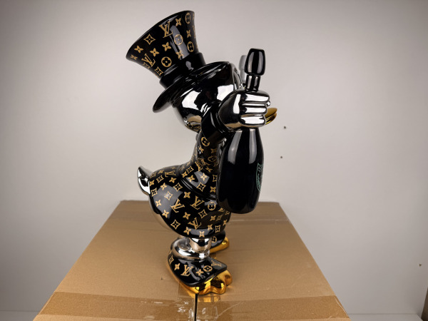 Lior24 Dagobert Duck Louis Vuitton | Limited Edition beeld – foto 9 – kavel bij XL Auctions