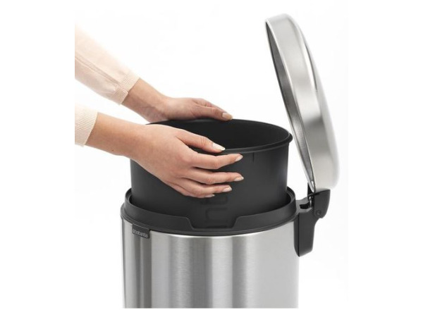 Brabantia NewIcon Prullenbak - 20 liter - Matt Steel – foto 2 – kavel bij XL Auctions