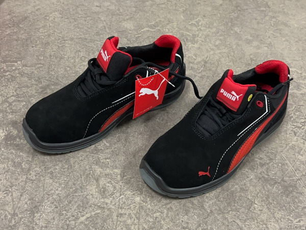Puma veiligheidsschoen maat 41 S3 Touring zwart/rood – foto 4 – kavel bij XL Auctions